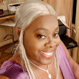 Meet your Posher, Queen